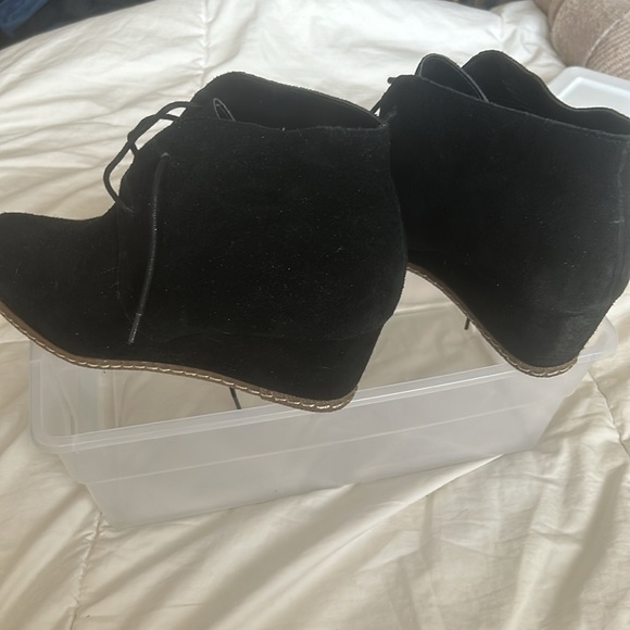 Black suede’s wedge low boots worn once - Picture 2 of 4